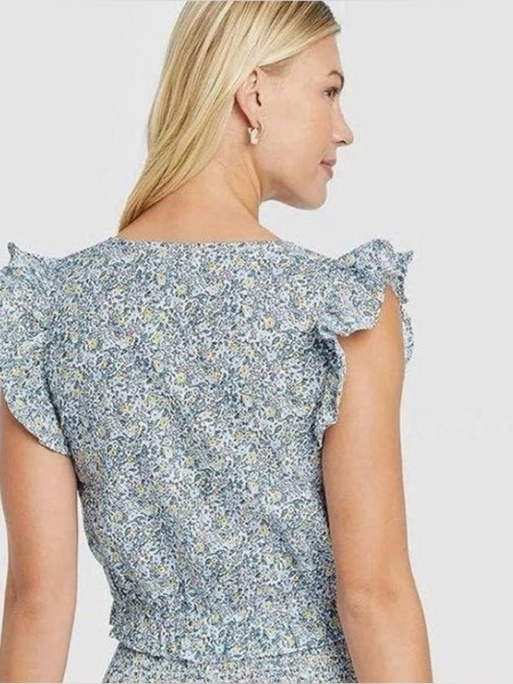 Universal Thread Light Blue Floral Ruffle V-Neck Blouse - Picture 2 of 6